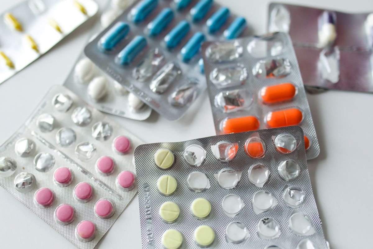 Médicaments (antibiotiques et protecteur de l'estomac) du traitement de H. pylori